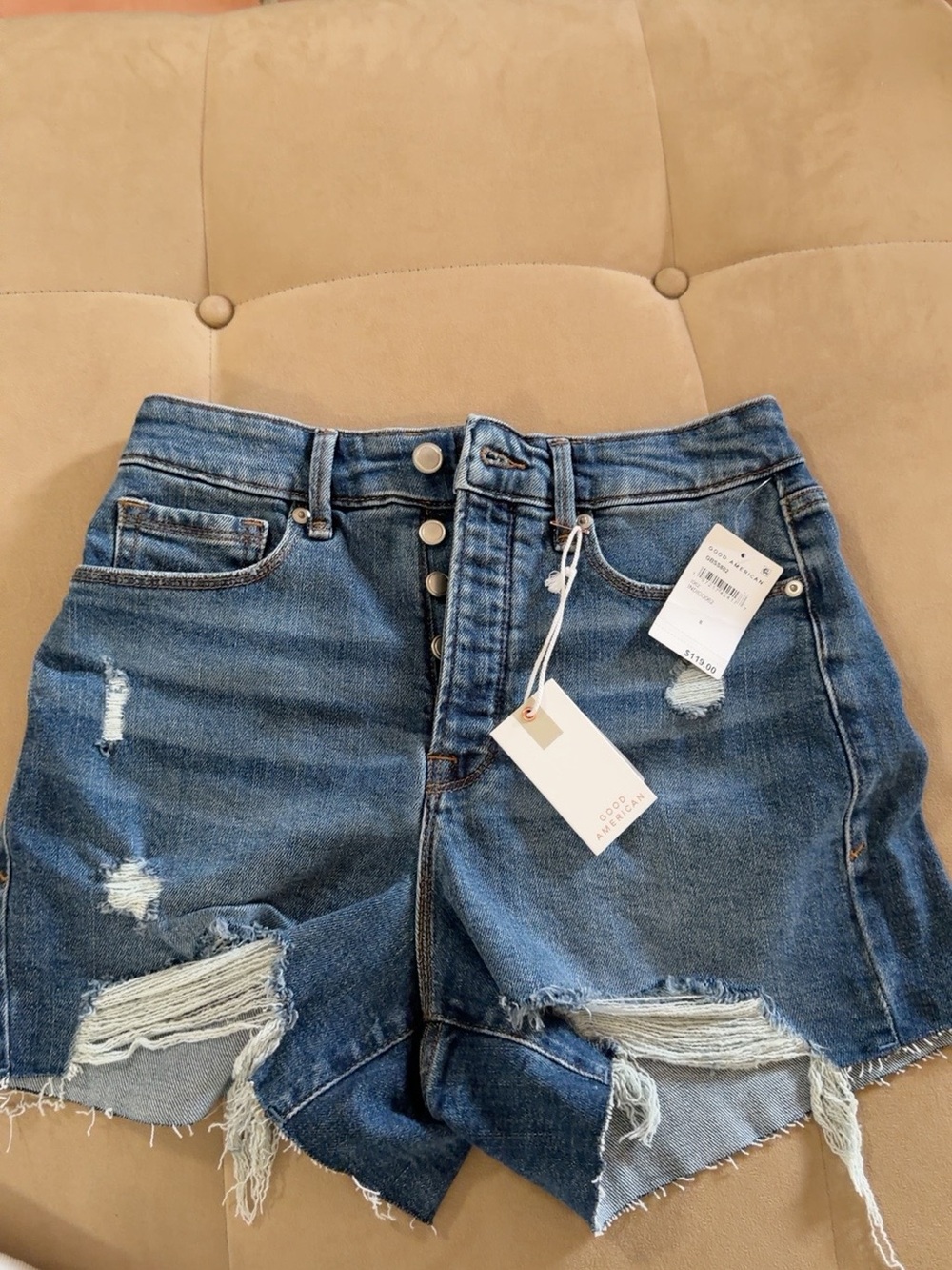 Good American Bombshell Distressed Denim Shorts Indigo Size 8 NWT